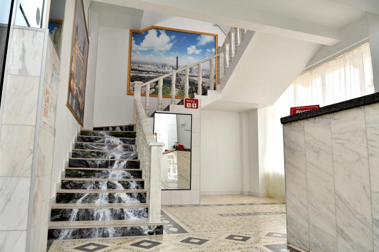 بيت شباب Casa Simescu I Caransebeş المظهر الخارجي الصورة